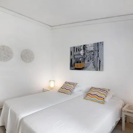 Vitory Village Apt 9 A Qdl